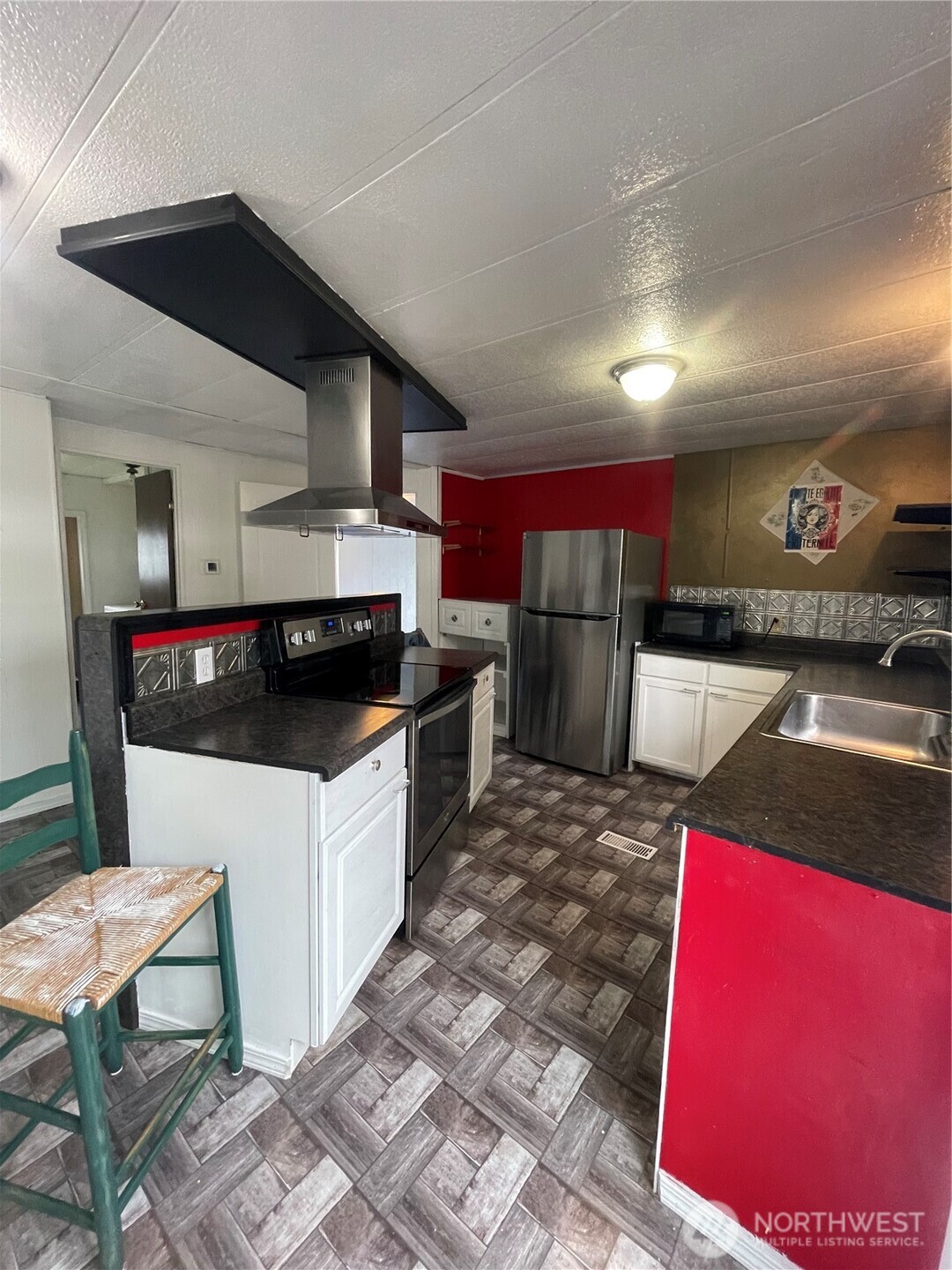 1050 Howard Street 10