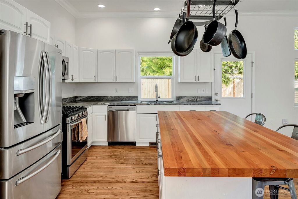 Photo of 15510 SE 252nd Place, Covington, WA 98042 (MLS # 2356323)