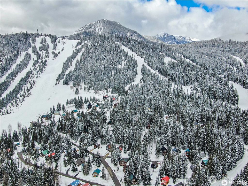 Photo of 91 Arlberg Place, Snoqualmie Pass, WA 98068 (MLS # 2375677)