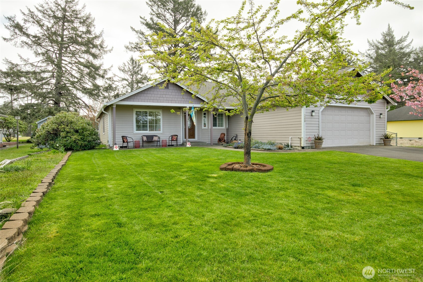 266 Octopus Avenue NE