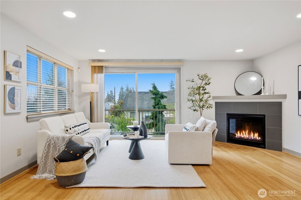 Photo of 925 N 85th Street #B, Seattle, WA 98103 (MLS # 2507213)