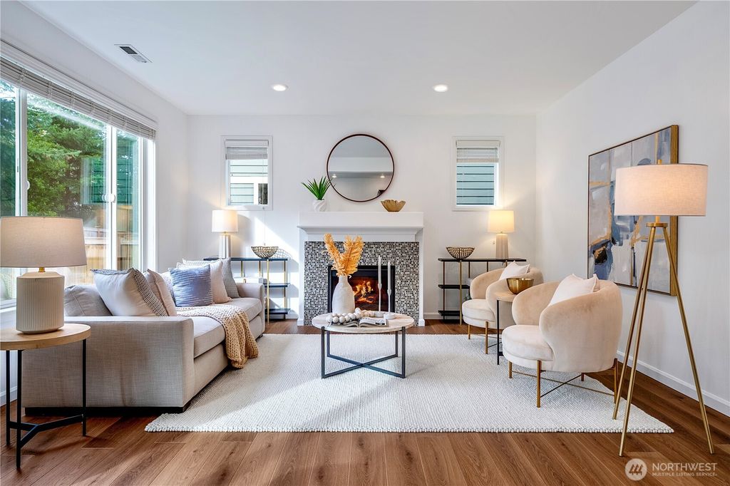 Photo of 4212 213th Pl SE Pl SE, Bothell, WA 98021 (MLS # 2343441)