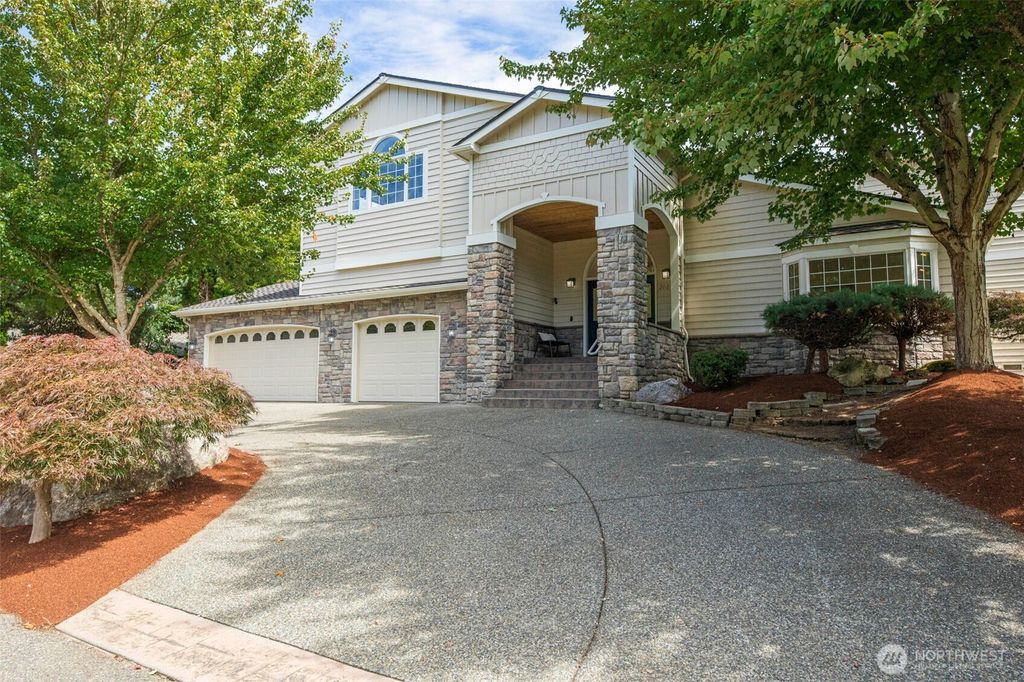 Photo of 20215 SE 123rd Avenue, Snohomish, WA 98296 (MLS # 2440970)