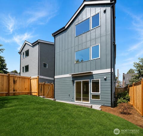Photo of 533 N 70th Street, Seattle, WA 98103 (MLS # 2564928)