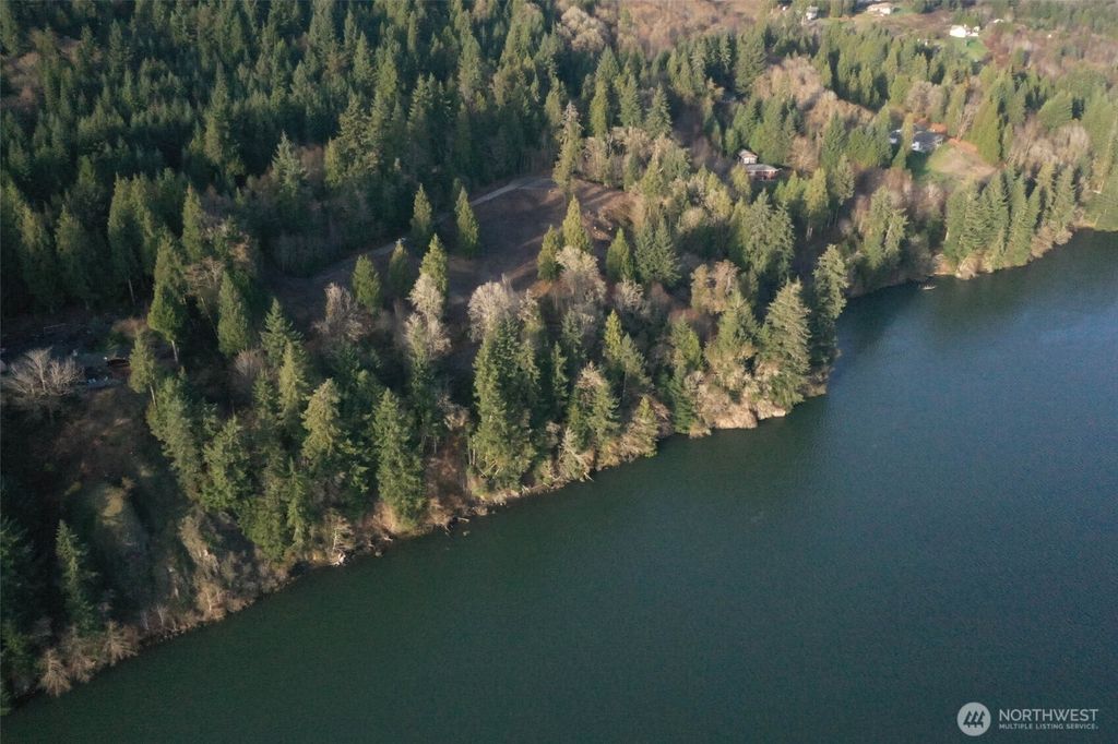 Photo of 26 Edge Water Drive, Cathlamet, WA 98612 (MLS # 2483925)
