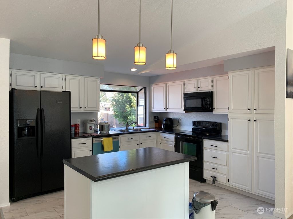 Photo of 15408 SE 179th Street SE, Renton, WA 98058 (MLS # 2046978)