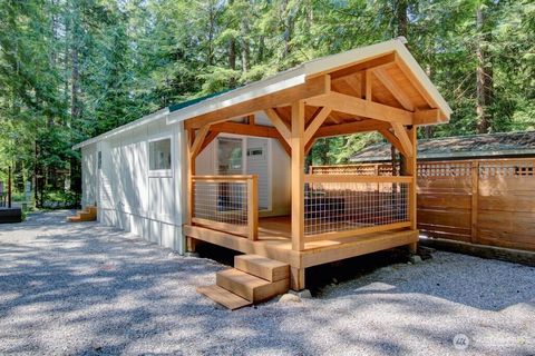 Photo of 92 Riverside Drive, Deming, WA 98244 (MLS # 2443294)