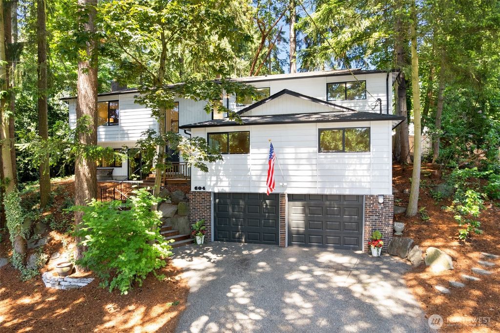 Photo of 604 N 178th Street, Shoreline, WA 98133 (MLS # 2420656)