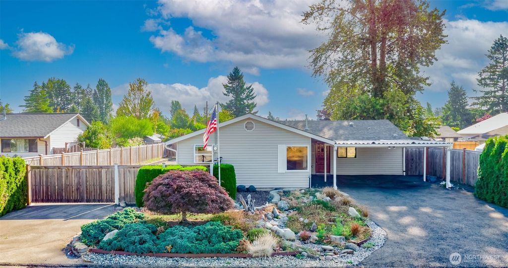 Photo of 16958 121 Avenue SE, Renton, WA 98058 (MLS # 2378953)