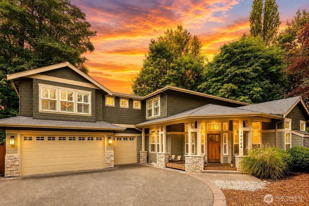 Photo of 10504 NE 114th Lane, Kirkland, WA 98033 (MLS # 2520971)