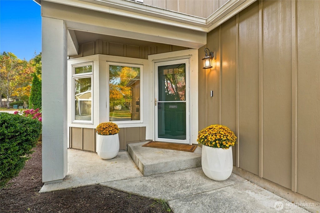 Photo of 9234 159th Place NE #102, Redmond, WA 98052 (MLS # 2591527)