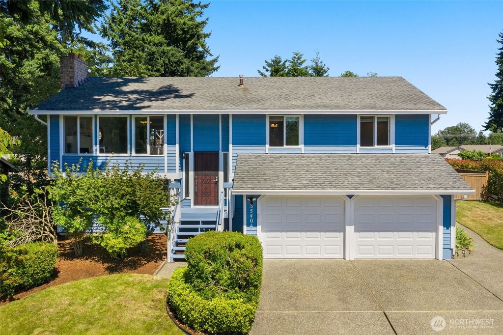 Photo of 35404 18th Avenue SW, Federal Way, WA 99023 (MLS # 2402759)