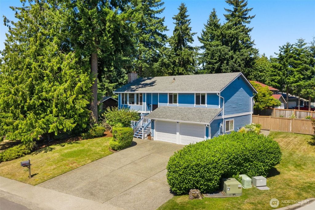Photo of 35404 18th Avenue SW, Federal Way, WA 99023 (MLS # 2402759)