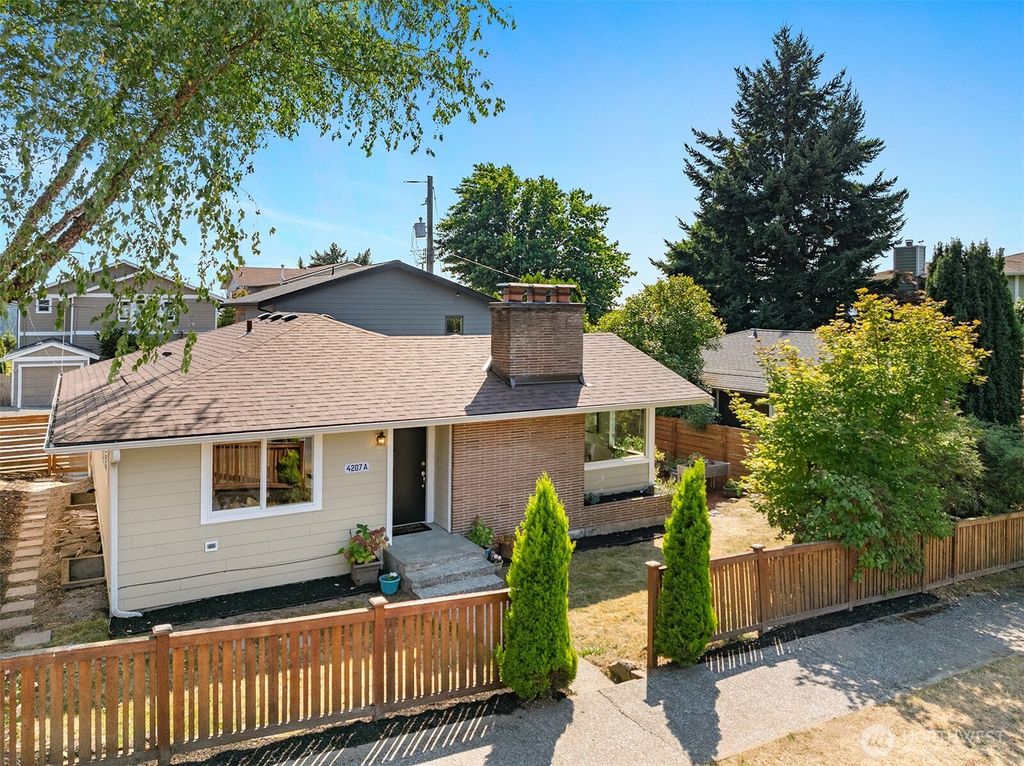Photo of 4207 SW Thistle St #A, Seattle, WA 98136 (MLS # 2426053)