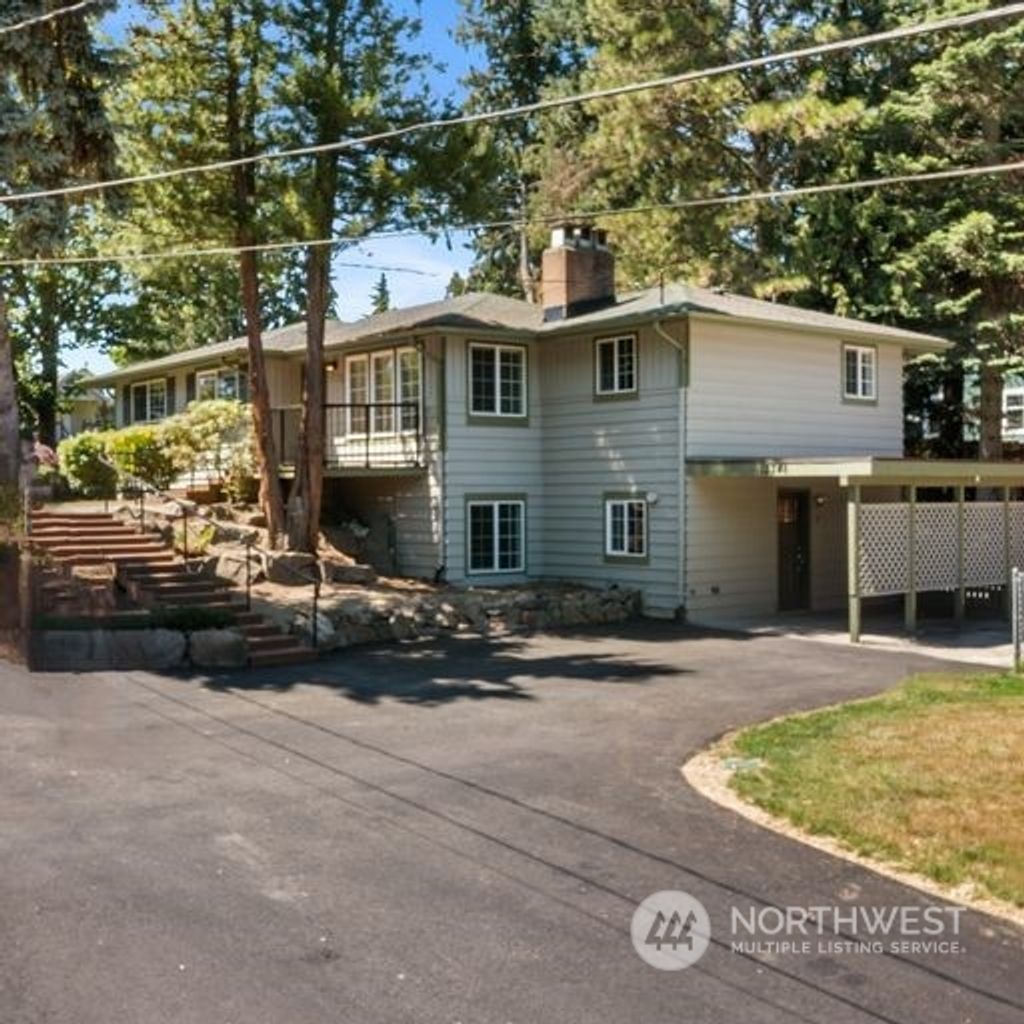 Photo of 13341 31st Avenue NE, Seattle, WA 98125 (MLS # 2131486)