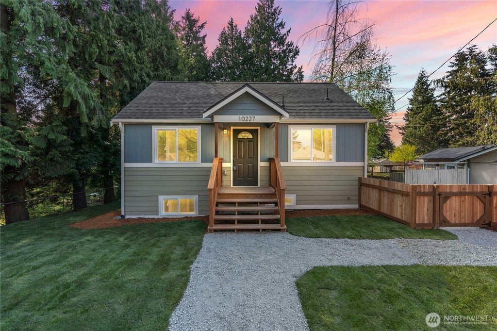 Photo of 10227 6th Avenue SW, Seattle, WA 98146 (MLS # 2363676)