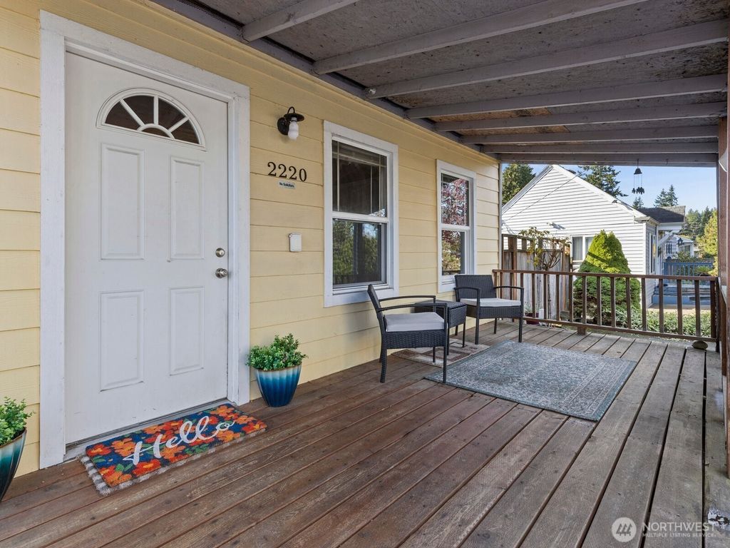 Photo of 2220 Jackson Avenue, Everett, WA 98203 (MLS # 2444152)