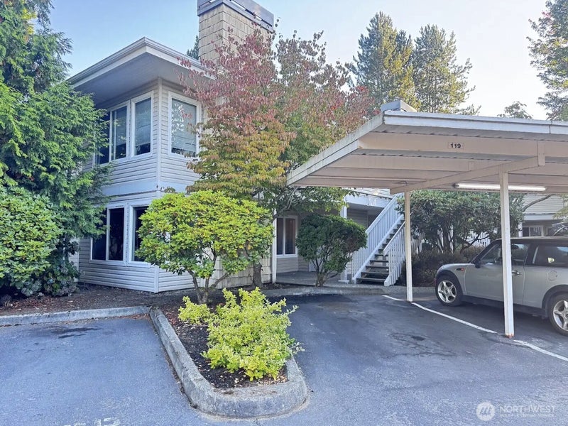 9210 Market Place N102