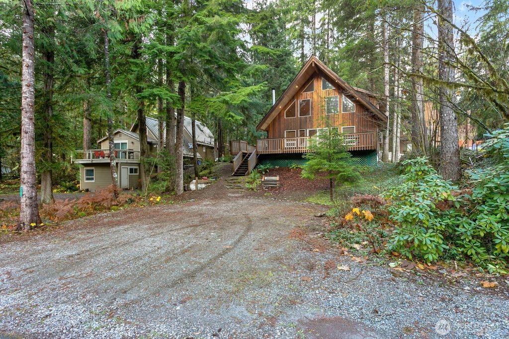 Photo of 7132 St Helen's Place, Glacier, WA 98244 (MLS # 2472287)