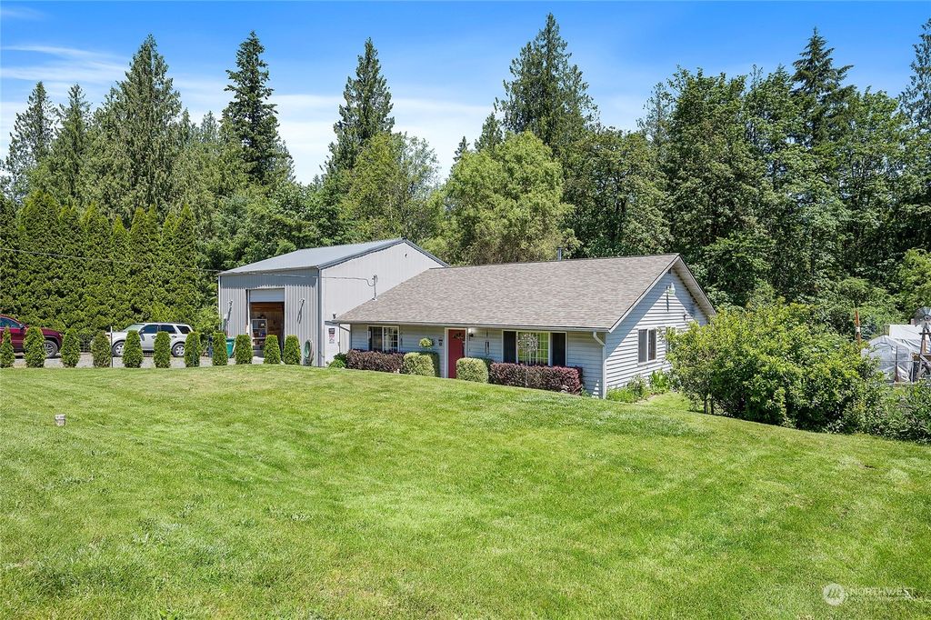 Photo of 40522 228th Way, Enumclaw, WA 98022 (MLS # 2255182)