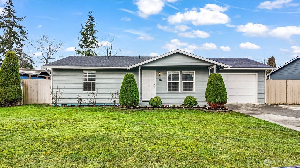 Photo of 819 S 27th Street, Mount Vernon, WA 98274 (MLS # 2473287)