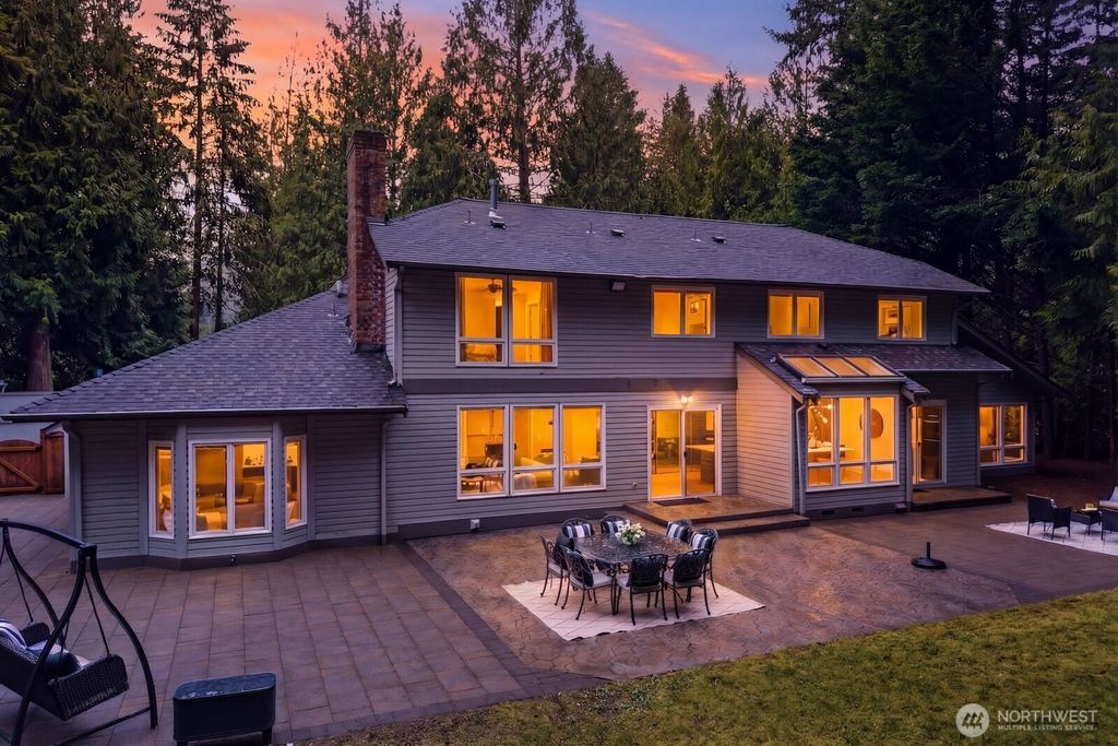 Photo of 22720 NE 46th Street, Redmond, WA 98053 (MLS # 2491814)