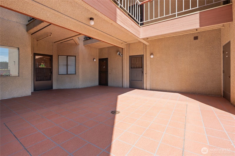 1902 Bridgeport Way W 106