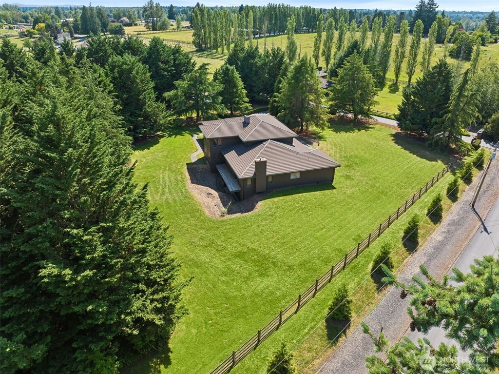 Photo of 16825 SE 376th Street, Auburn, WA 98092 (MLS # 2396655)
