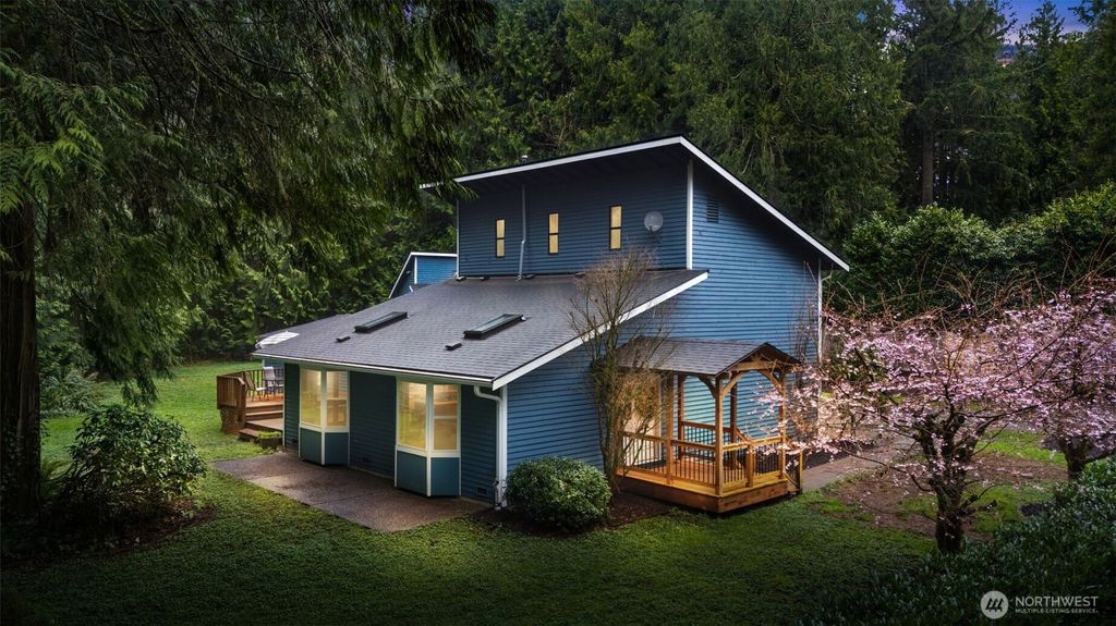 Photo of 7115 235th Avenue NE, Redmond, WA 98053 (MLS # 2348569)