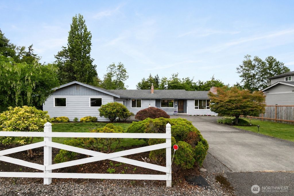 Photo of 3024 Cherrywood Avenue, Bellingham, WA 98225 (MLS # 2546699)