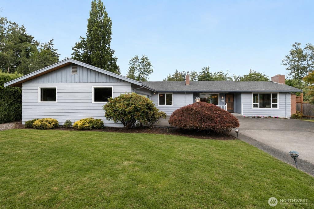 Photo of 3024 Cherrywood Avenue, Bellingham, WA 98225 (MLS # 2546699)