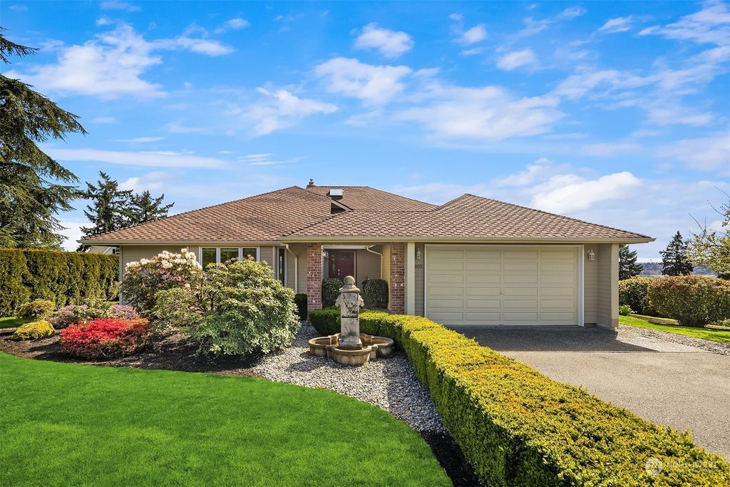 Photo of 8305 NE 117th Street, Kirkland, WA 98034 (MLS # 2220000)