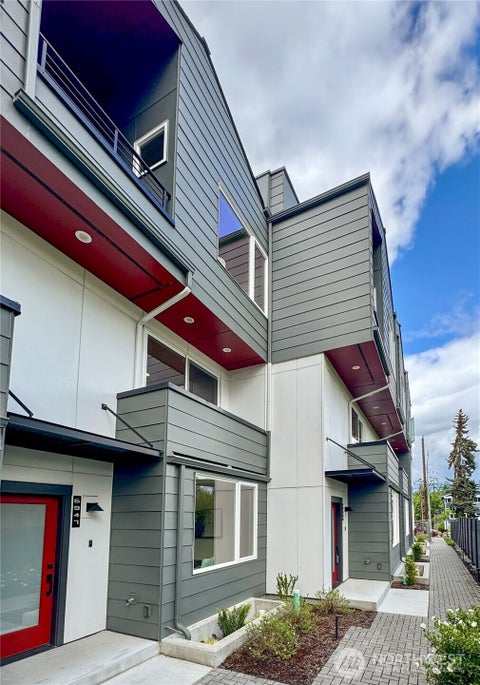 Photo of 6947 42nd Avenue S, Seattle, WA 98118 (MLS # 2539108)