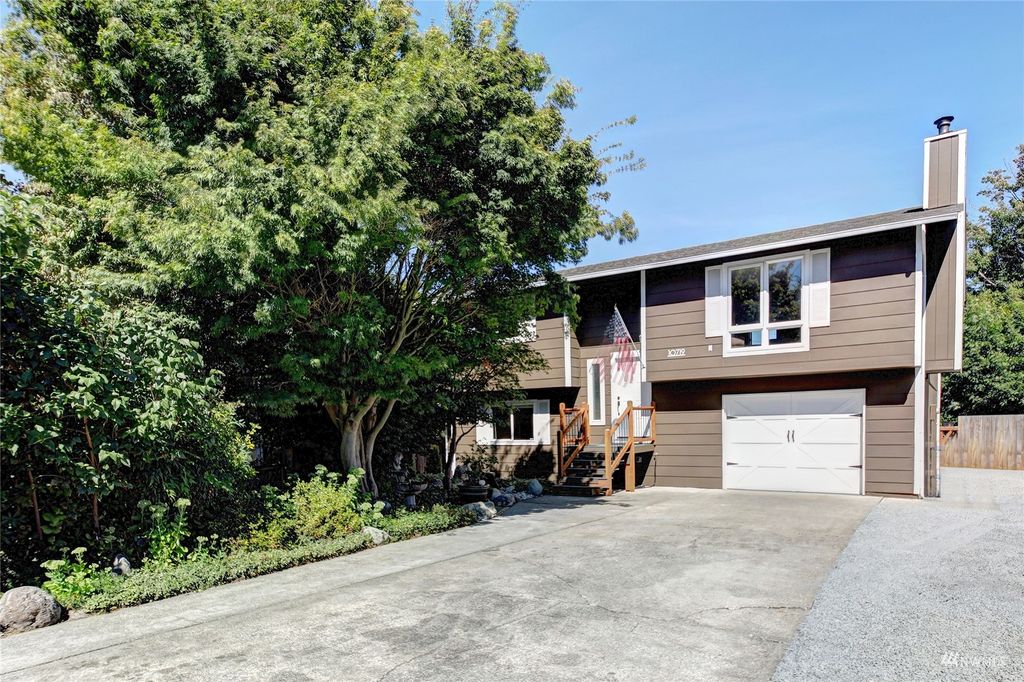 Photo of 10719 52nd Ave NE Ave, Marysville, WA 98270 (MLS # 1984582)