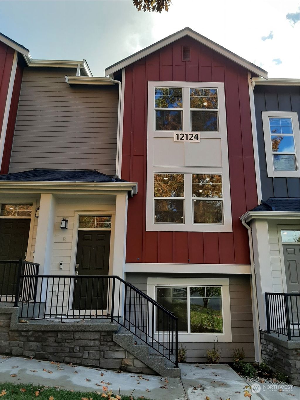 Photo of 12124 NE 194TH Court #B, Bothell, WA 98011 (MLS # 2179371)