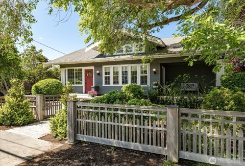Photo of 506 N Main Street, Coupeville, WA 98239 (MLS # 2382811)