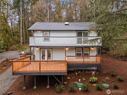 Photo of 7605 NE Hidden Cove Rd Rd, Bainbridge Island, WA 98110 (MLS # 2483976)