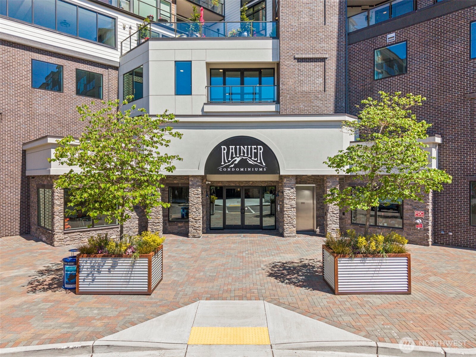 4907 Main Street 513