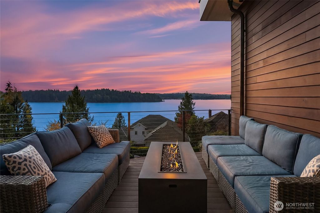 Photo of 4628 Forest Avenue SE, Mercer Island, WA 98040 (MLS # 2505377)