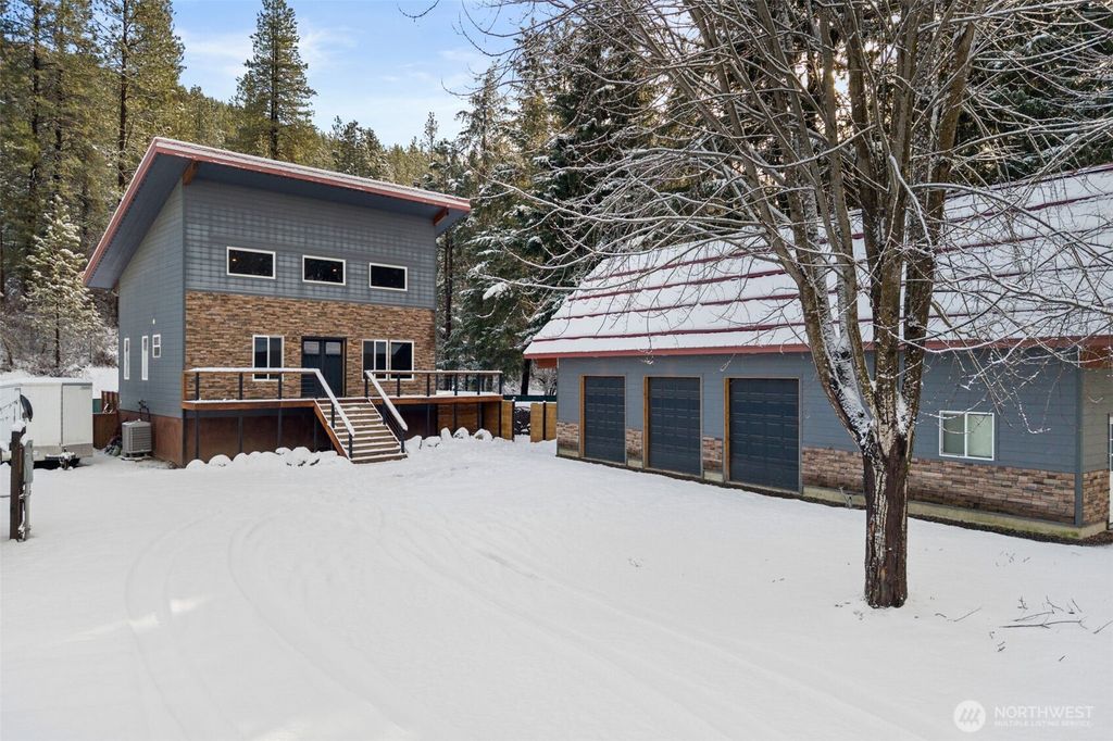 Photo of 9511 E Leavenworth Road, Leavenworth, WA 98826 (MLS # 2467346)