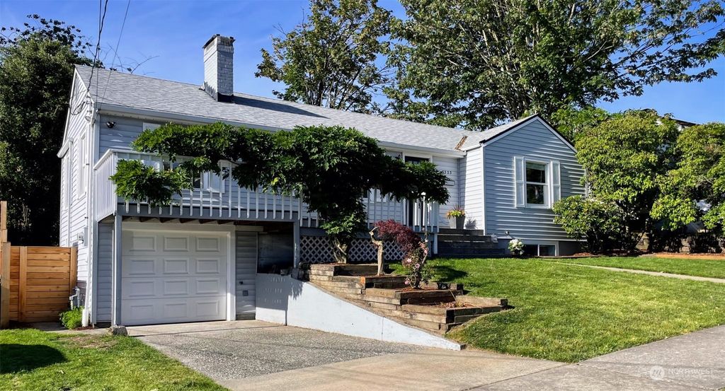Photo of 3223 S 136th Street, Tukwila, WA 98168 (MLS # 2254344)
