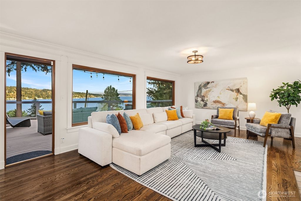 Photo of 13048 42nd Avenue NE, Seattle, WA 98125 (MLS # 2502942)