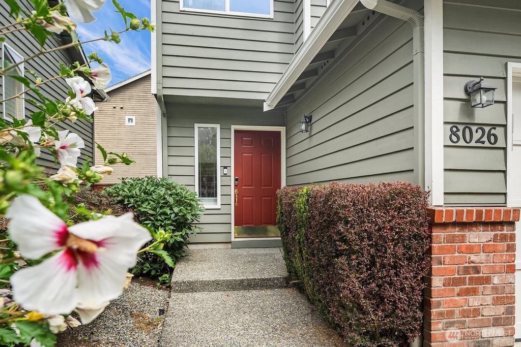 Photo of 8026 NE 178th Lane #8, Kenmore, WA 98028 (MLS # 2422076)