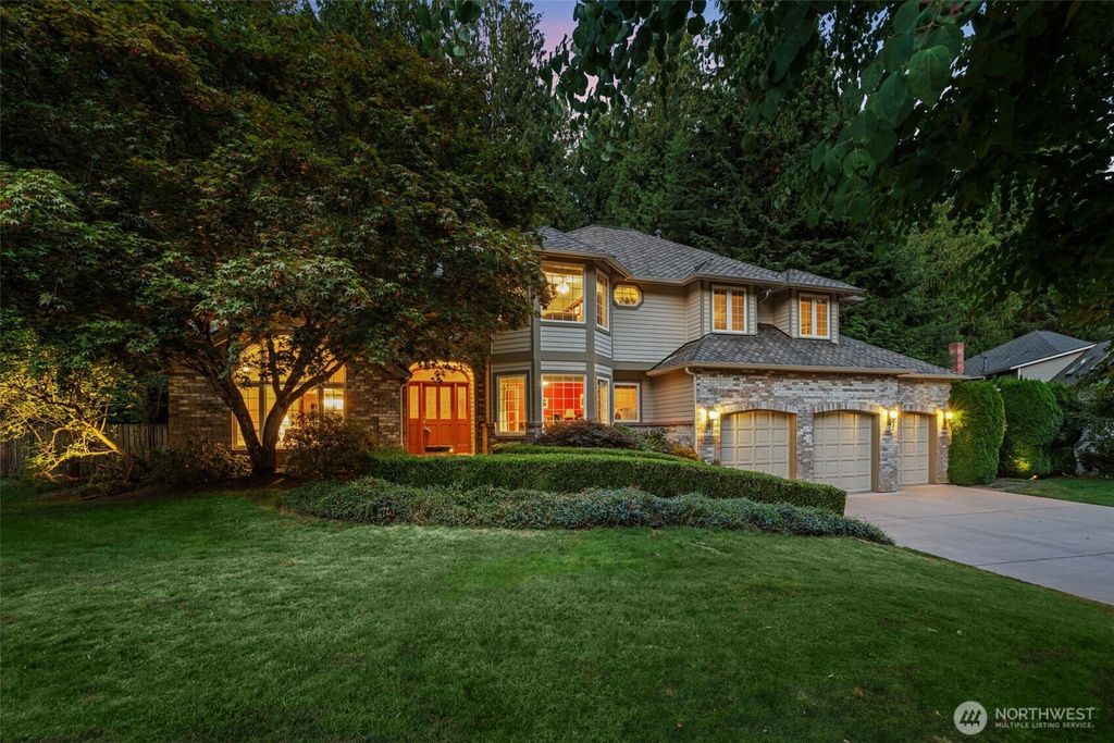 Photo of 19710 222nd Avenue NE, Woodinville, WA 98077 (MLS # 2412542)