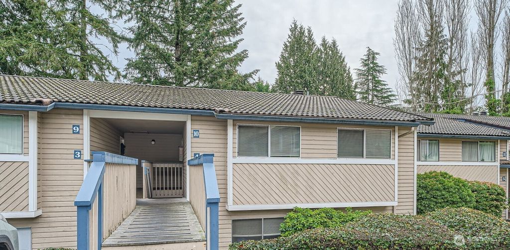 Photo of 17512 149th Avenue SE #F10, Renton, WA 98058 (MLS # 2335554)