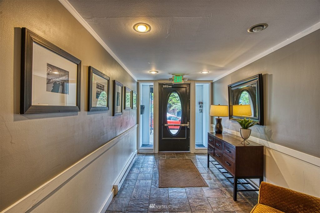 listing image 9362846887559
