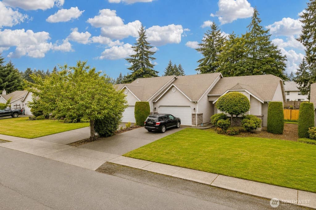 Photo of 12702 -12704 119th Street Ct E, Puyallup, WA 98374 (MLS # 2555335)