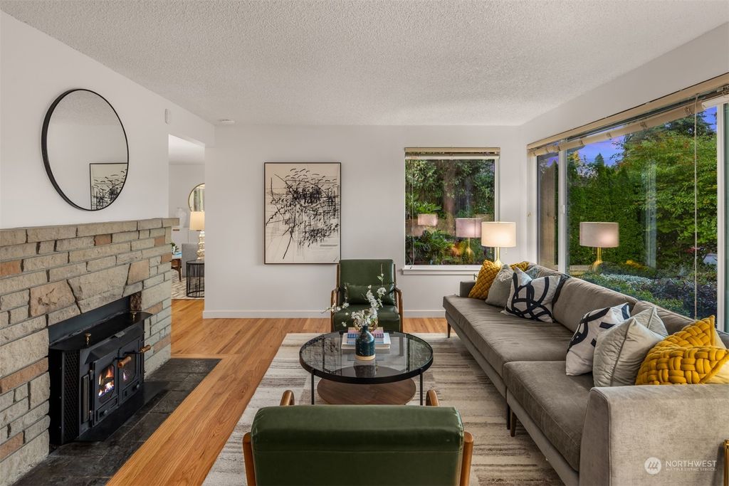 Photo of 7623 239th Place SW, Edmonds, WA 98026 (MLS # 2265413)