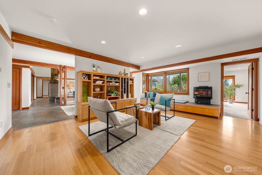 Photo of 9815 Vineyard Crest Crst, Bellevue, WA 98004 (MLS # 2461088)