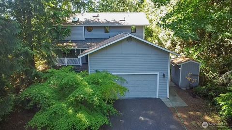Photo of 8747 Laguna Drive SW, Olympia, WA 98512 (MLS # 2420996)